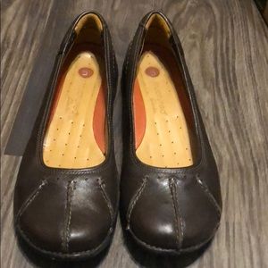 Unstructured Clarks flat 8W